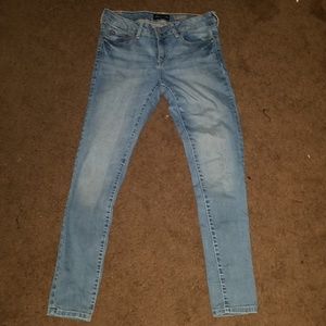 Light wash jeggings